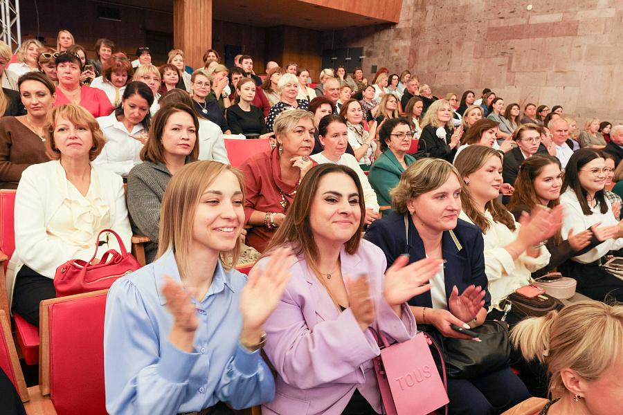 Архиепископ Аксий принял участие в августовской педагогической конференции в концертном зале администрации г.о. Подольск